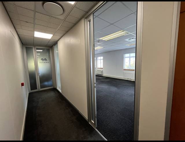74M² OFFICE TO LET IN CONSTANTIA